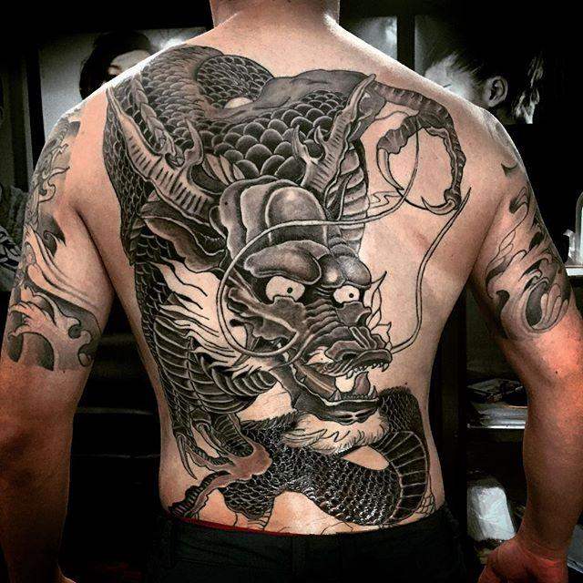 tatouage dragon 17