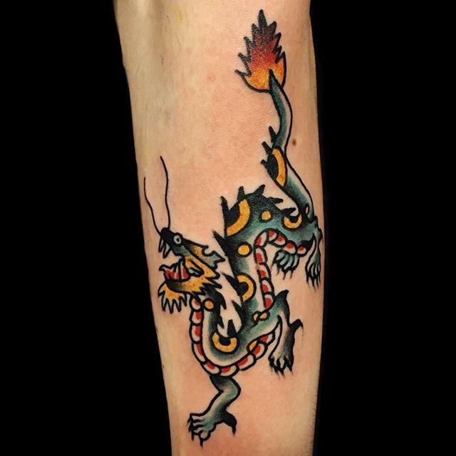tatouage dragon 53