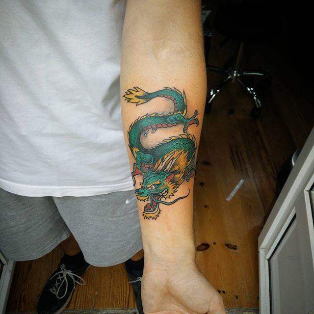 tatouage dragon 63