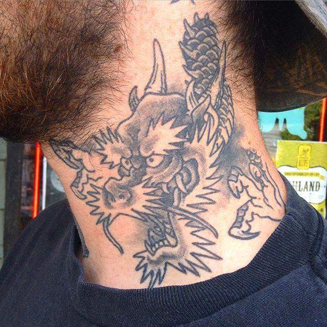 tatouage dragon 85