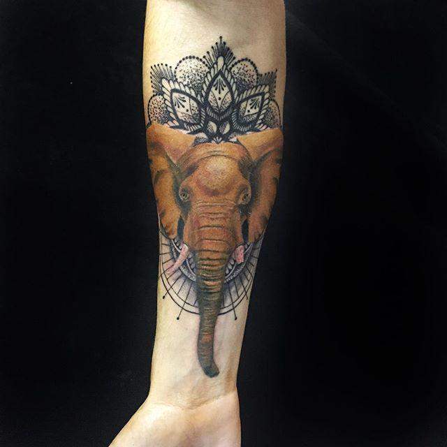 tatouage elephant 105