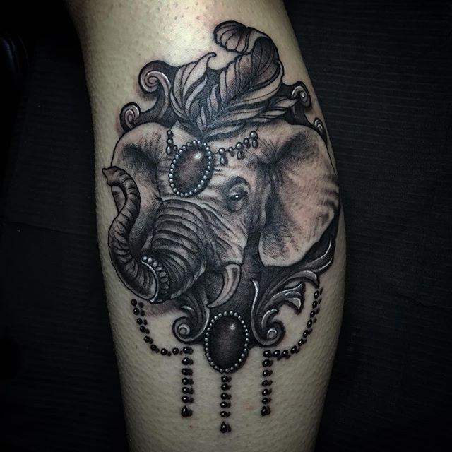 tatouage elephant 85