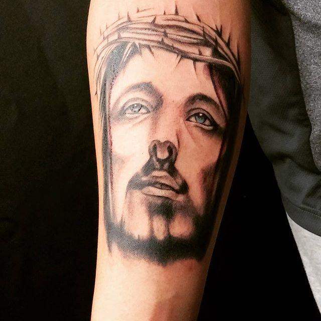 tatouage jesus 61