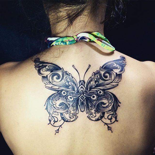 tatouage papillon 135