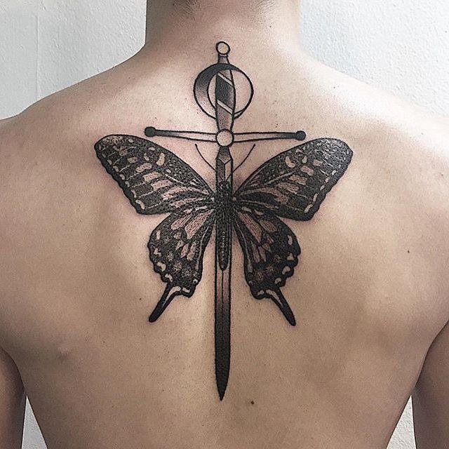 tatouage papillon 143