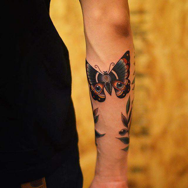 tatouage papillon 45
