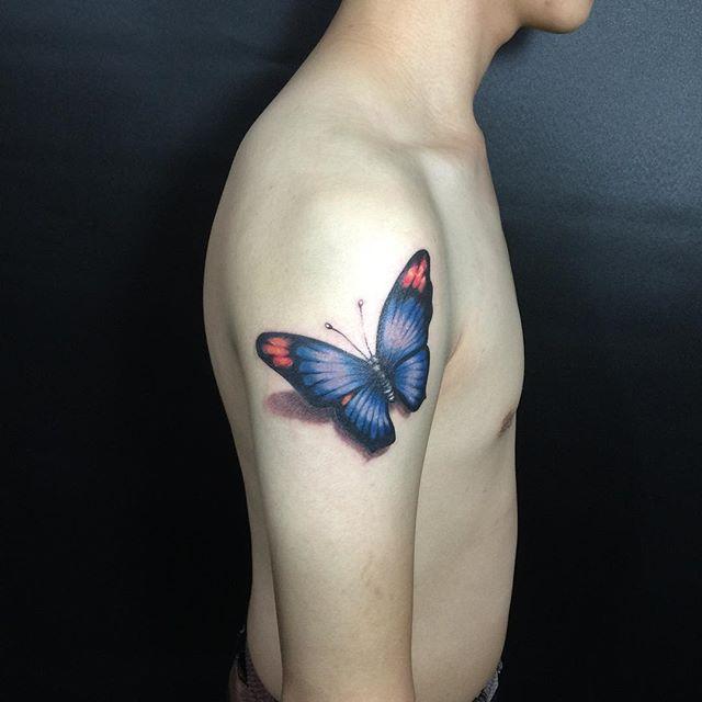 tatouage papillon 55