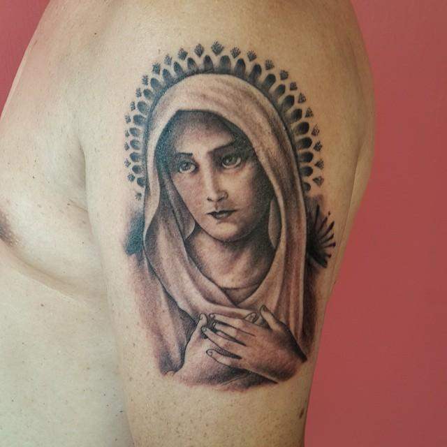 tatouage vierge marie 105
