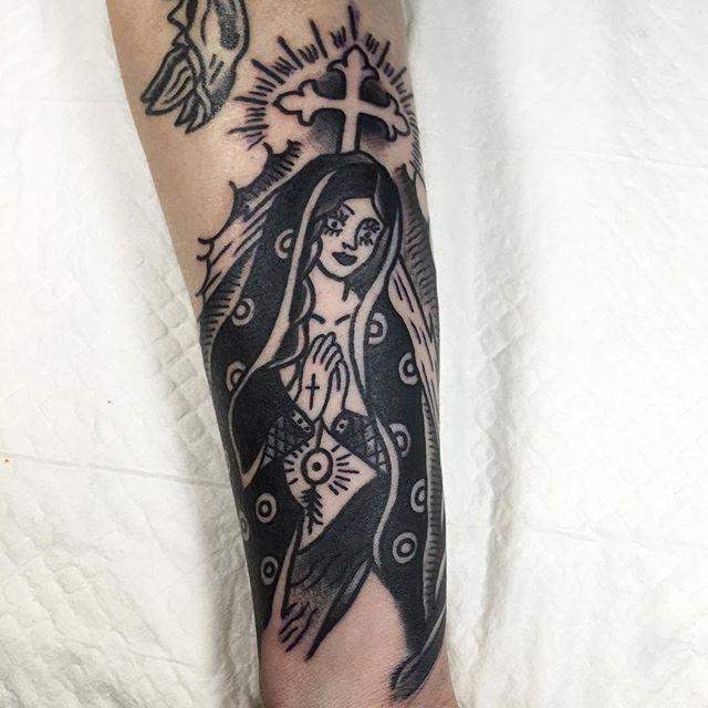 tatouage vierge marie 61
