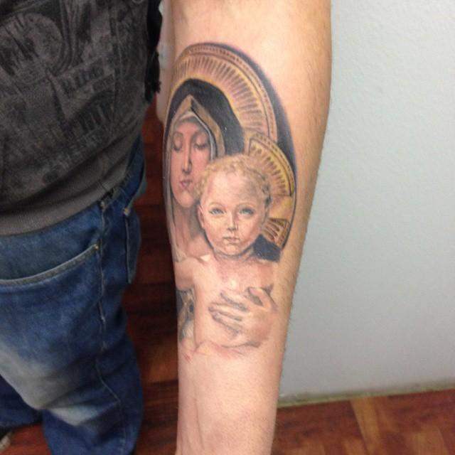 tatouage vierge marie 95