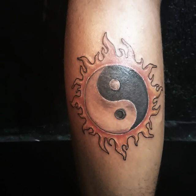 tatouage yin yang 77