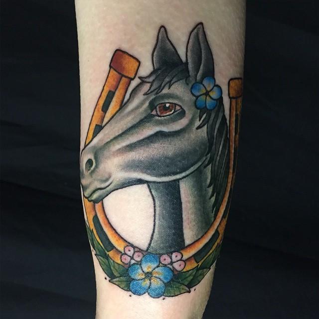 tatouage cheval 109