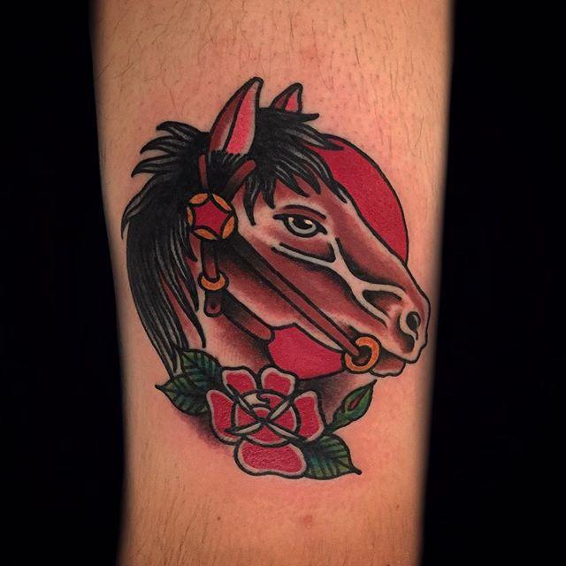 tatouage cheval 111