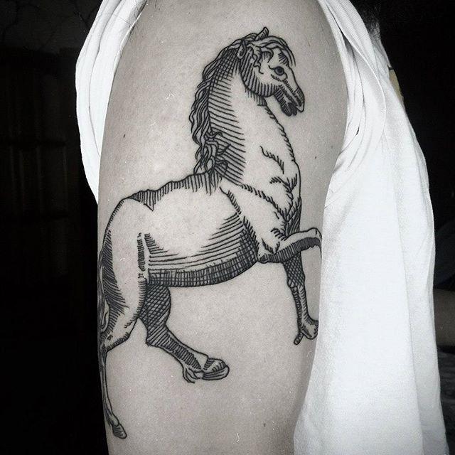 tatouage cheval 117