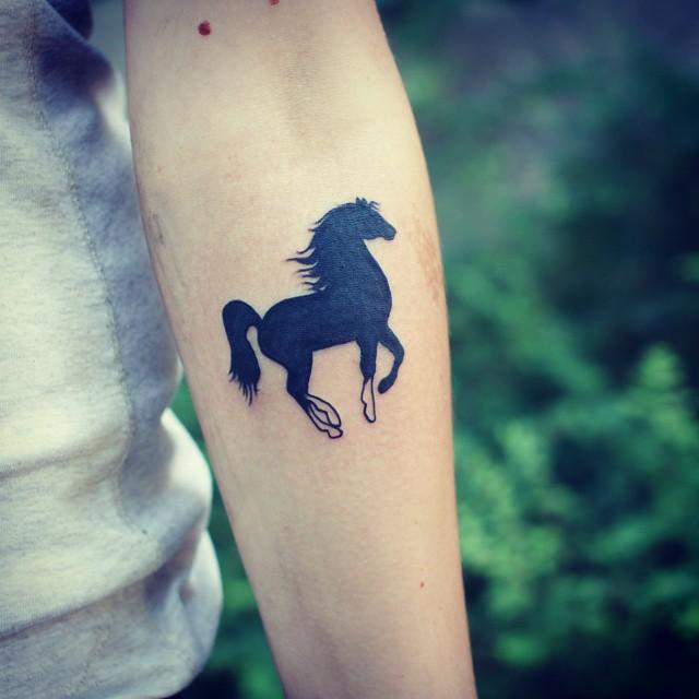 tatouage cheval 119
