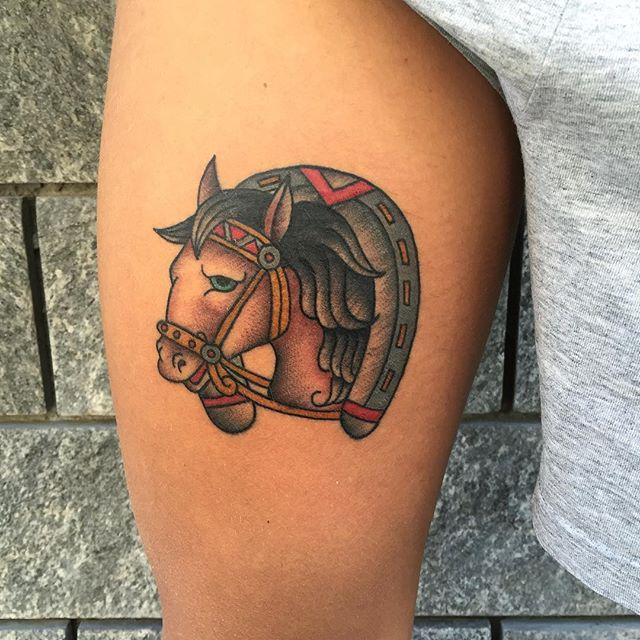 tatouage cheval 127