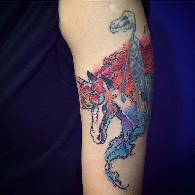 tatouage cheval 23