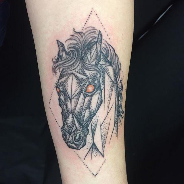 tatouage cheval 29