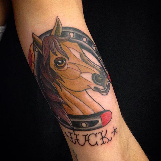 tatouage cheval 47