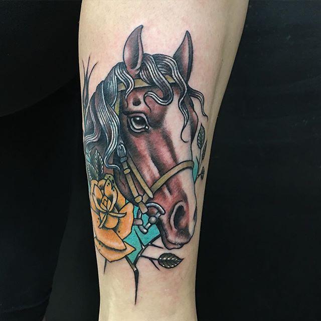 tatouage cheval 61
