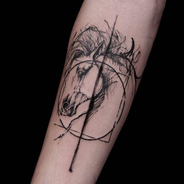 tatouage cheval 95