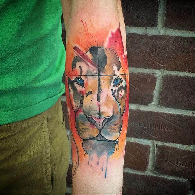tatouage lion 25