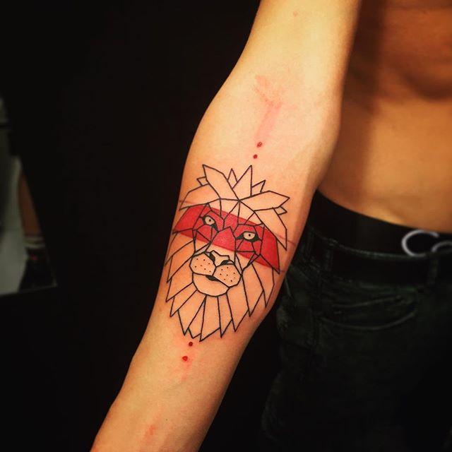 tatouage lion 39