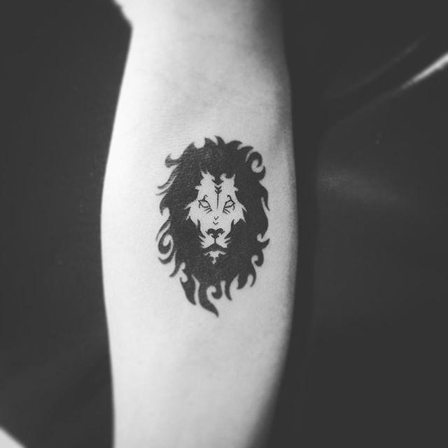 tatouage lion 73