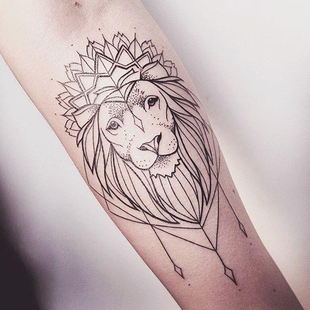 tatouage lion 81