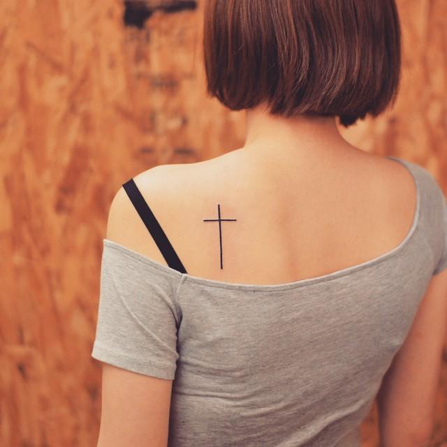 tatouage motif religieux 123