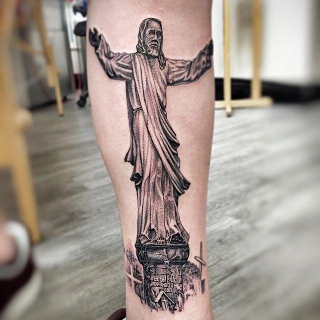 tatouage motif religieux 141