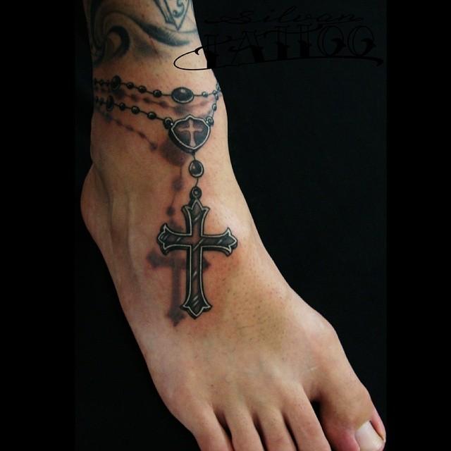 tatouage motif religieux 39