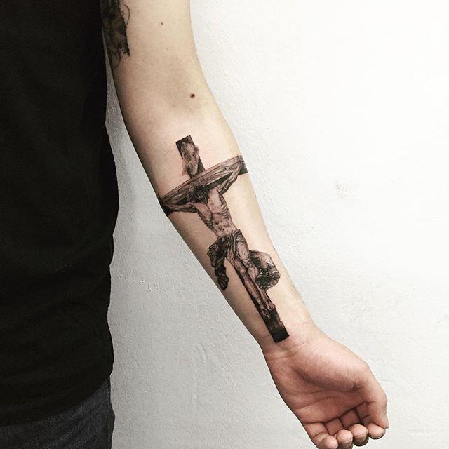 tatouage motif religieux 59