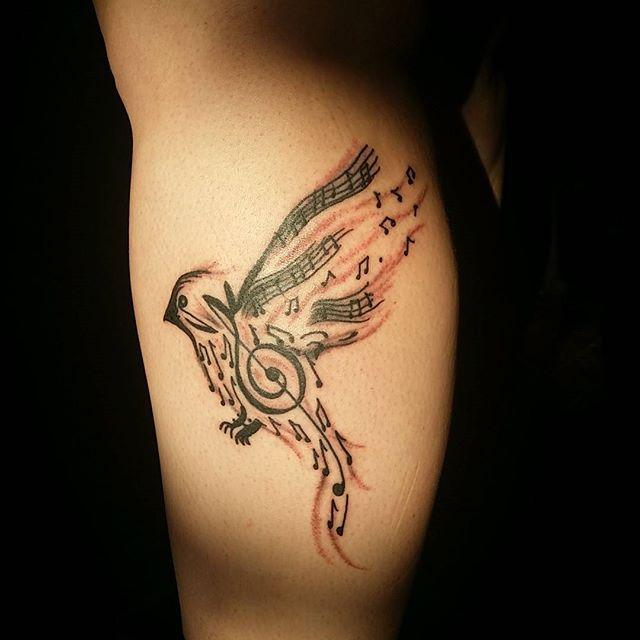 tatouage oiseau 21