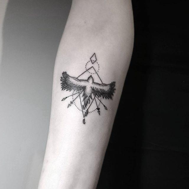 tatouage oiseau 93