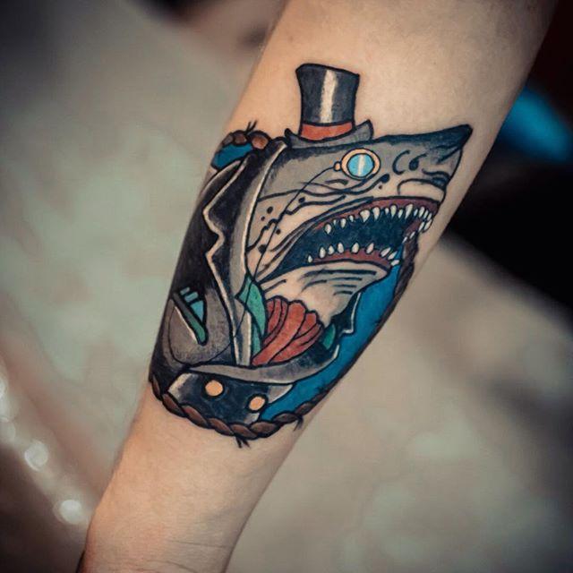 tatouage requin 103