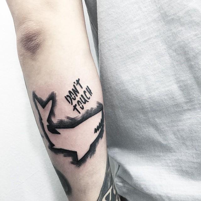 tatouage requin 129