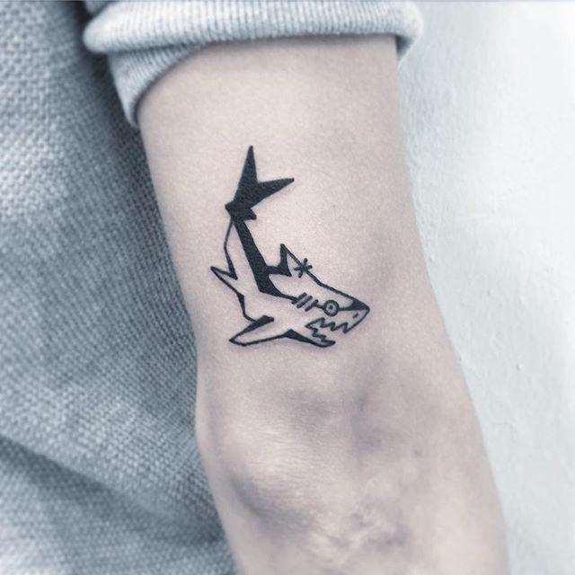 tatouage requin 17