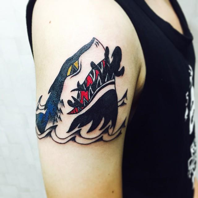 tatouage requin 29