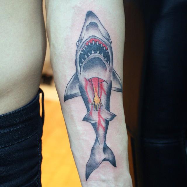 tatouage requin 87