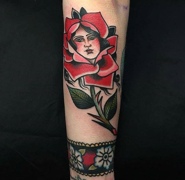 tatouage roses 119