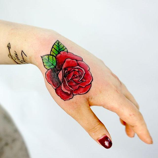 tatouage roses 127