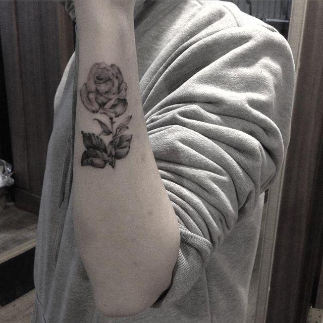 tatouage roses 15