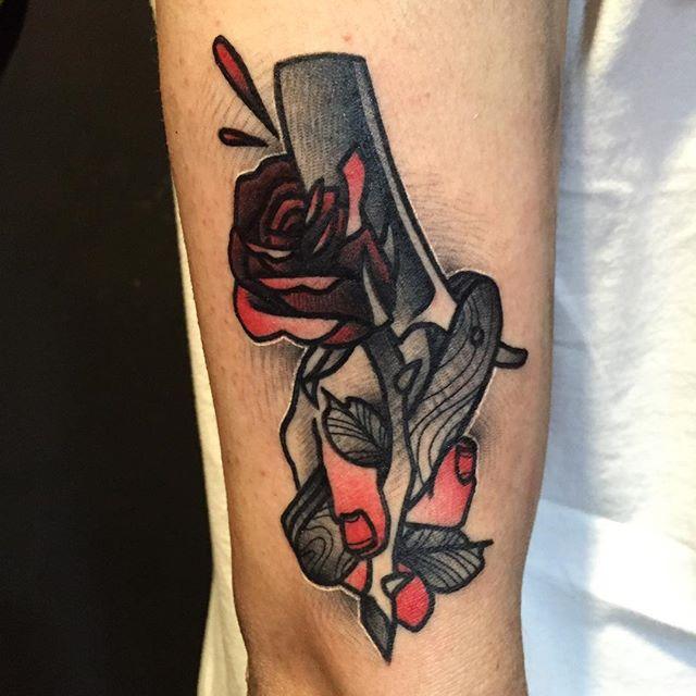 tatouage roses 37