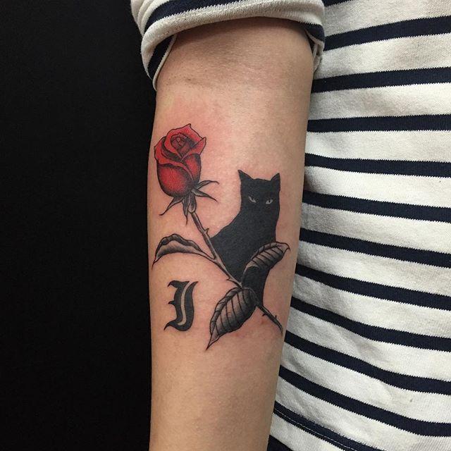 tatouage roses 67