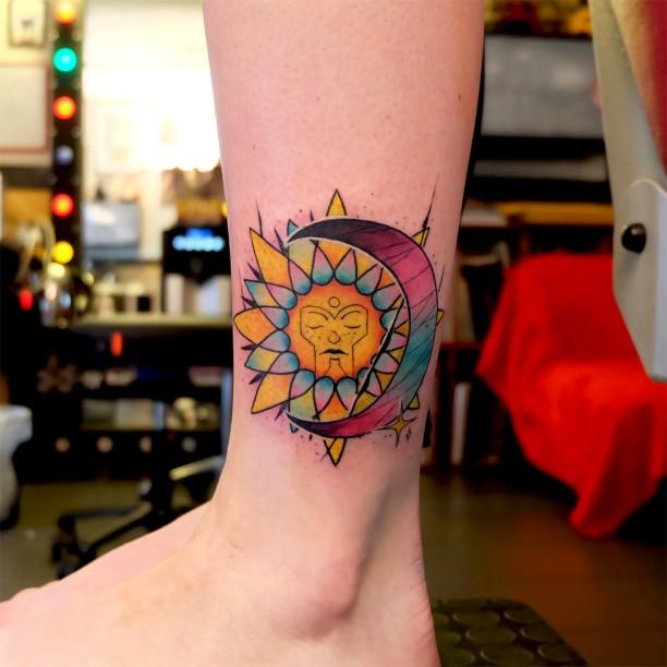 tatouage soleil 109