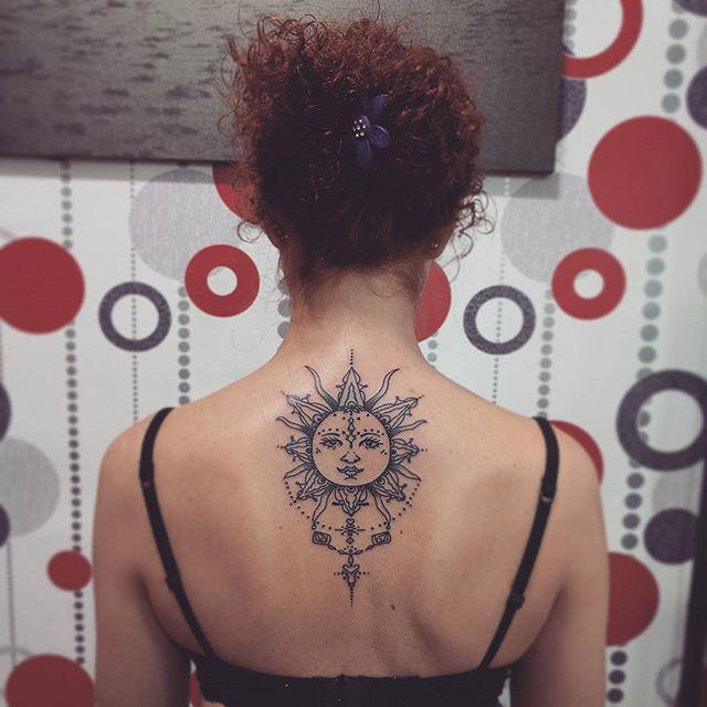 tatouage soleil 21