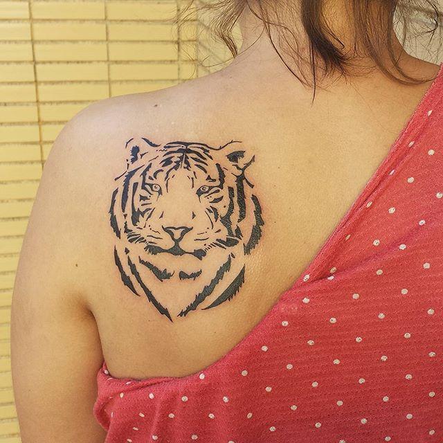 tatouage tigre 101