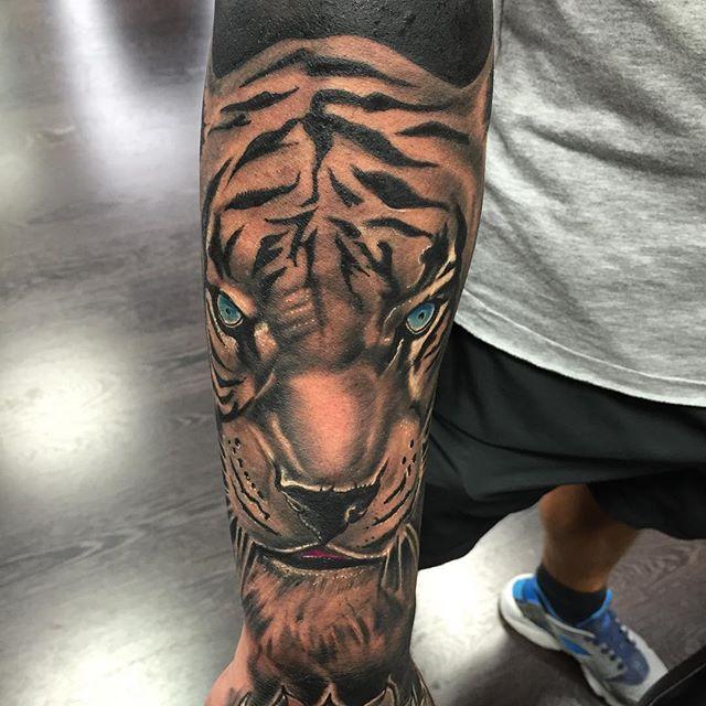 tatouage tigre 121