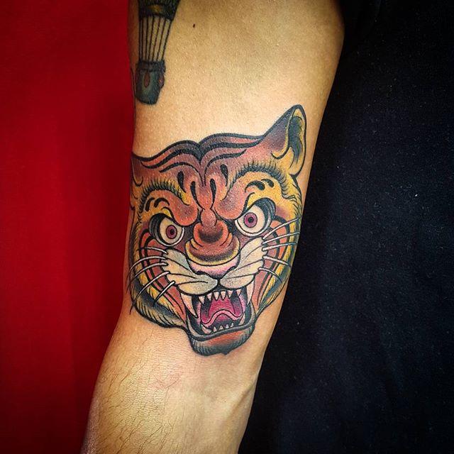 tatouage tigre 127